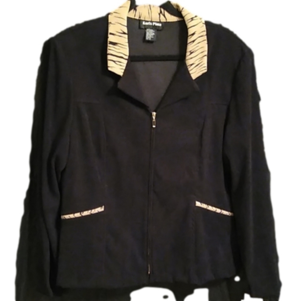 Kari's Place zip up blazer w/ tiger print 18